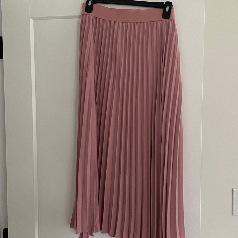 Pleated Pink Midi Skirt